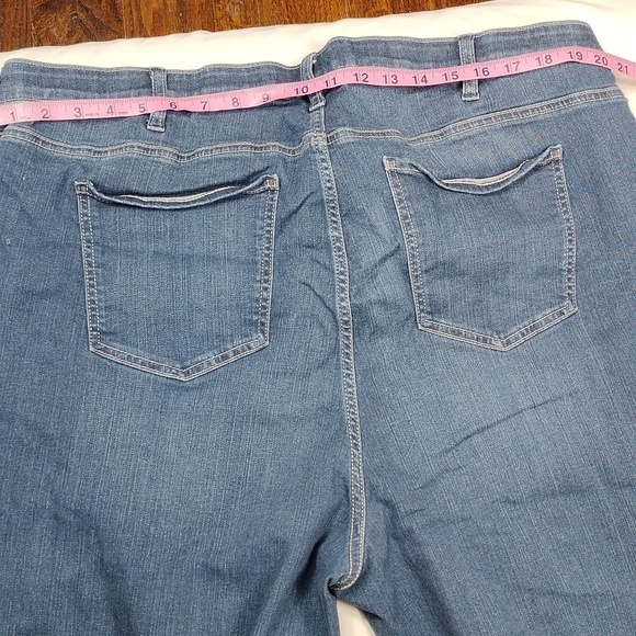 Torrid sky high skinny crop women's jean shorts size 28 - Picture 10 of 14